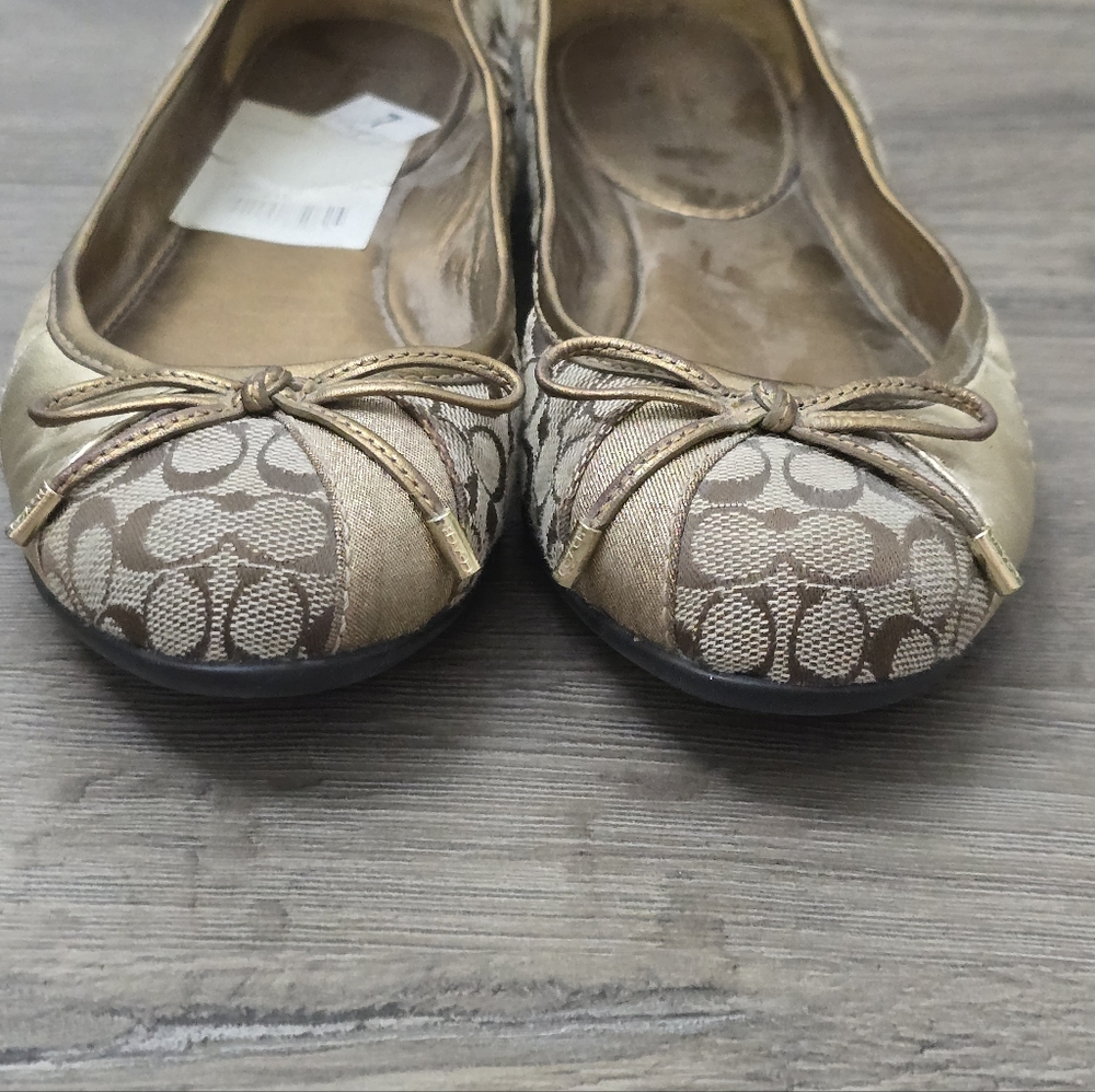 Coach Ariell Gold Tan Monogram Ballet Flats Size 7 Comfy Streetwear Metallic - Picture 4 of 9